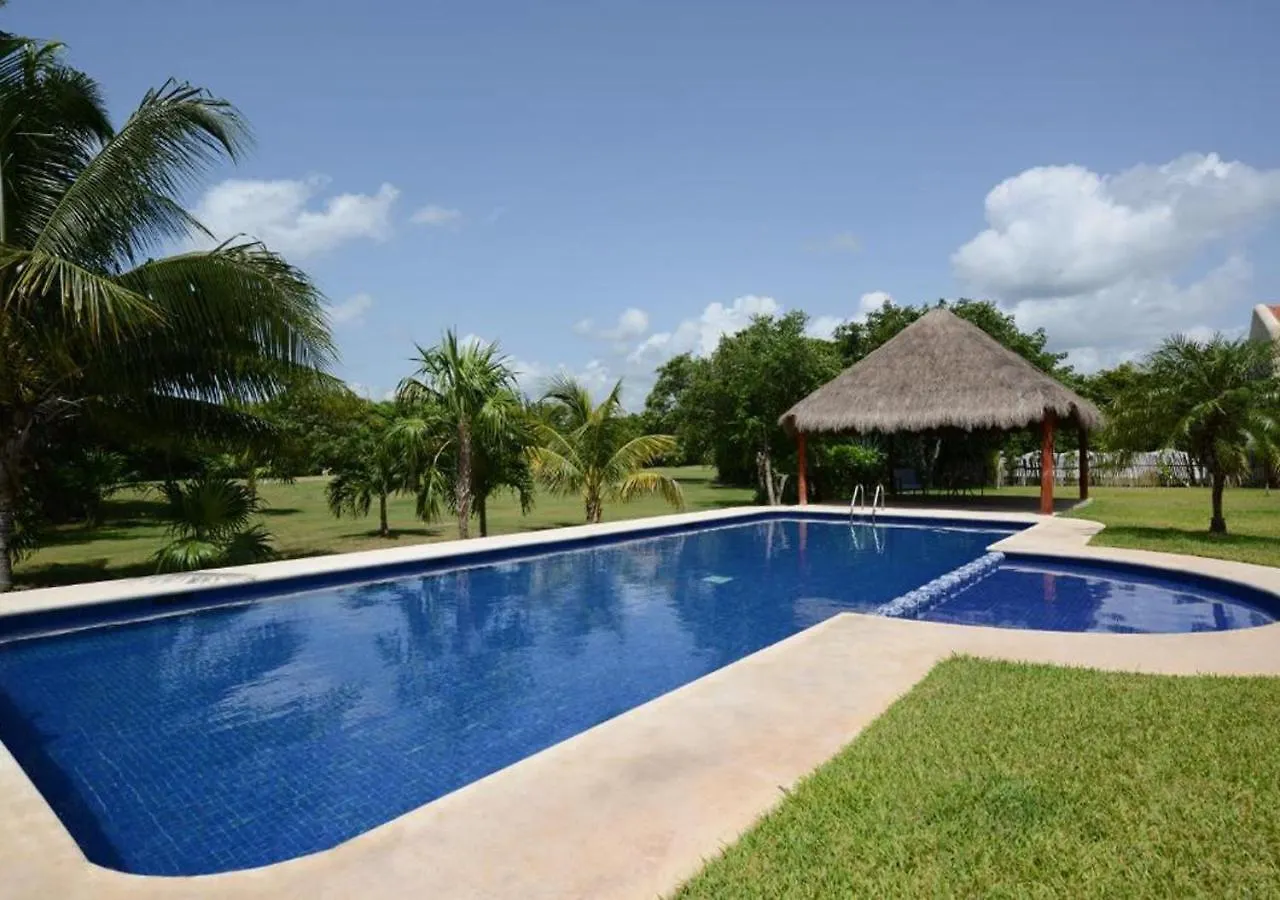 Villa Family House Steps Away From The Golf Course Puerto Aventuras 0*,  Mexiko